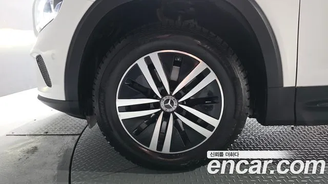 Mercedes-Benz GLB 2021 thumb 4