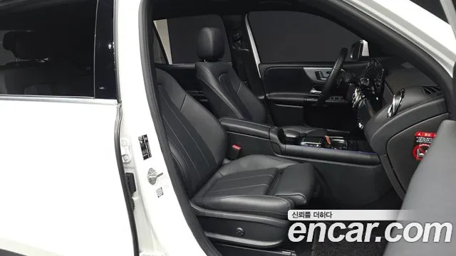 Mercedes-Benz GLB 2021 thumb 10