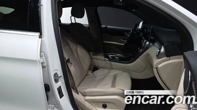 Mercedes-Benz GLC 2019 thumb 10