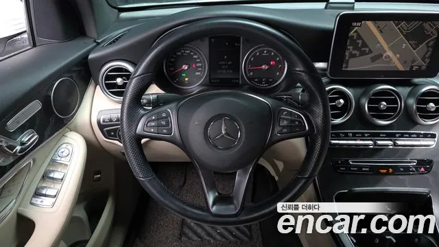 Mercedes-Benz GLC 2019 thumb 12