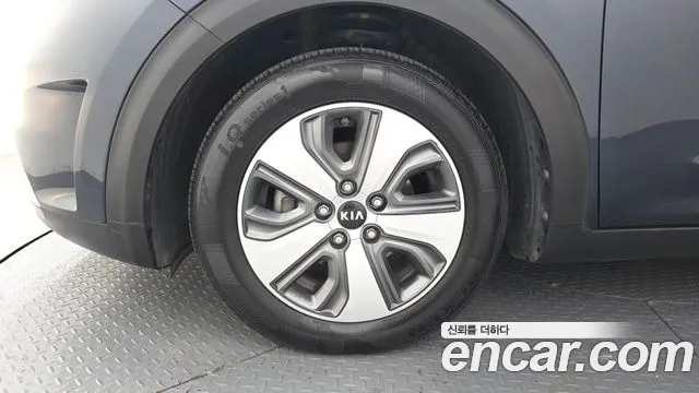 Kia Niro 2017 thumb 5