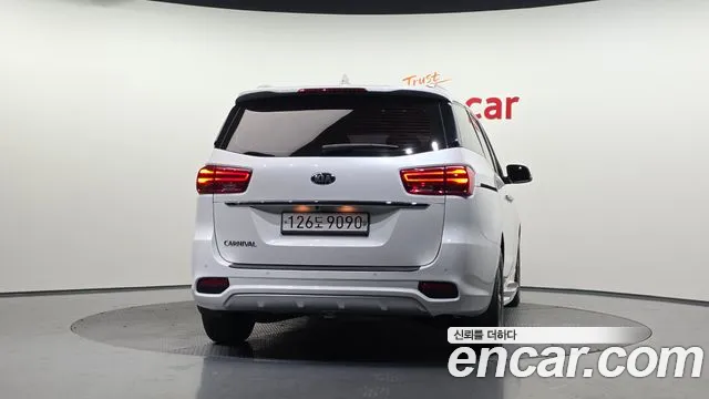 Kia Carnival 2020 thumb 4