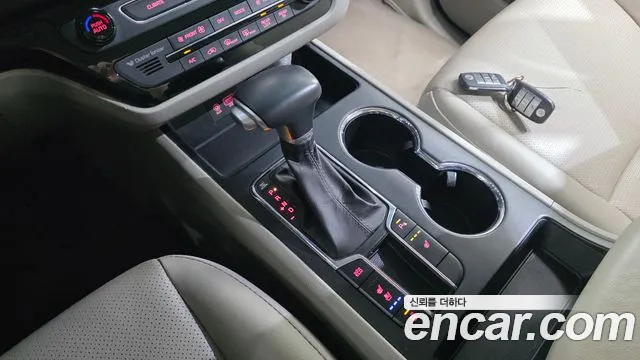 Kia Carnival 2020 thumb 9