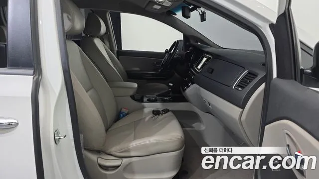 Kia Carnival 2020 thumb 11
