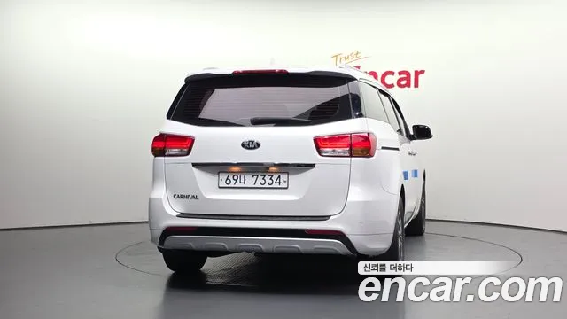 Kia Carnival 2014 thumb 4