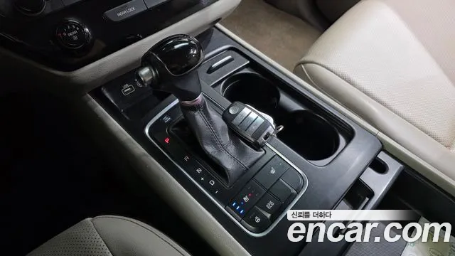 Kia Carnival 2014 thumb 9