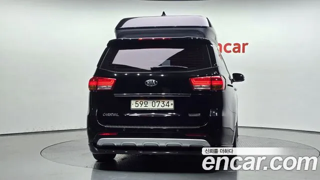Kia Carnival 2016 thumb 3