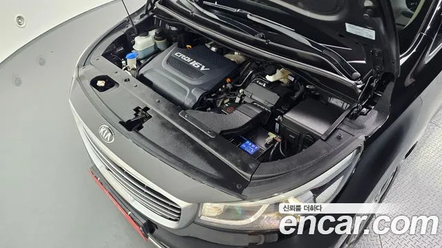 Kia Carnival 2016 thumb 5