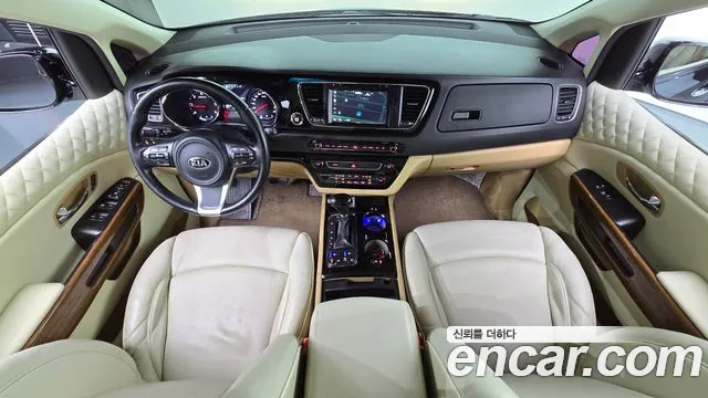 Kia Carnival 2016 thumb 6