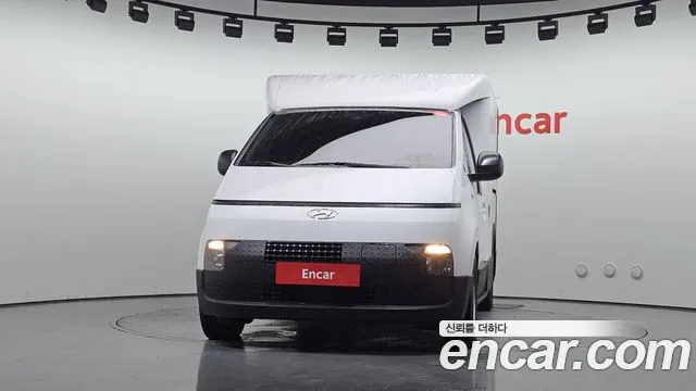 Hyundai Staria 2024 thumb 3