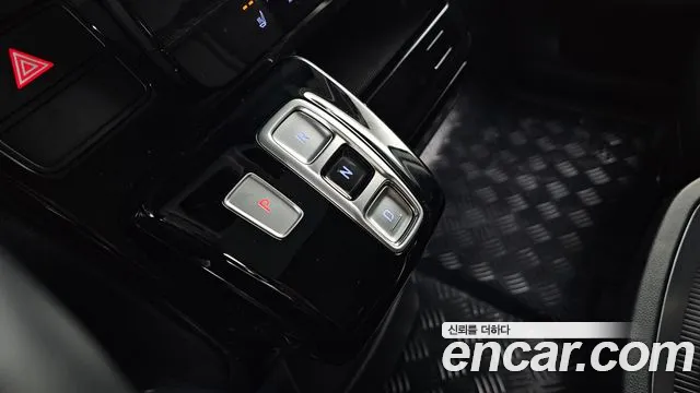 Hyundai Staria 2024 thumb 9