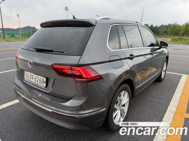 Volkswagen Tiguan 2020 thumb 2