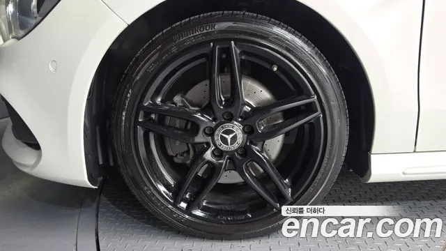 Mercedes-Benz CLA 2017 thumb 5