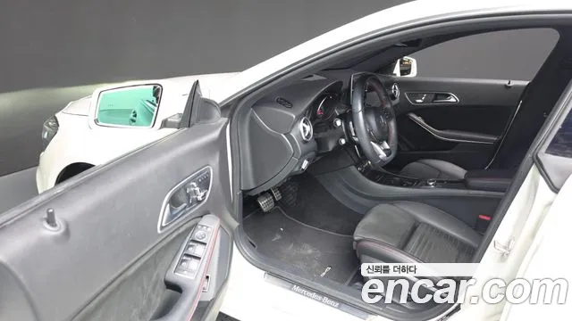 Mercedes-Benz CLA 2017 thumb 10