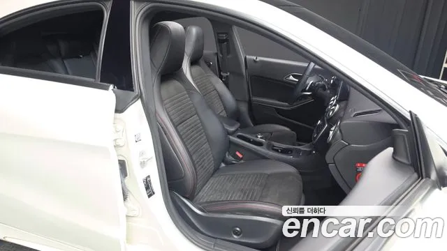 Mercedes-Benz CLA 2017 thumb 12