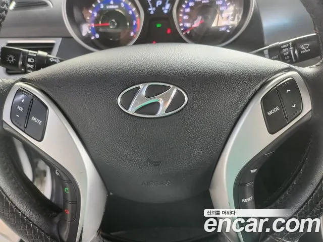 Hyundai Avante 2011 thumb 5
