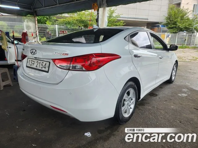 Hyundai Avante 2011 thumb 6