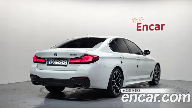 BMW 5 серии 2022 thumb 2