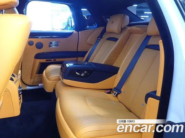 Rolls-Royce Ghost 2023 thumb 8