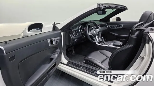Mercedes-Benz SLK-Class 2013 thumb 10