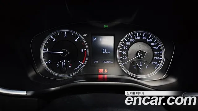 Hyundai Santa Fe 2018 thumb 8