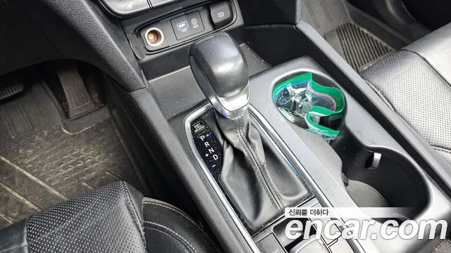 Hyundai Santa Fe 2018 thumb 9