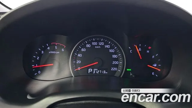 Kia Carnival 2013 thumb 8