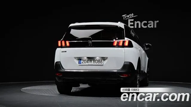 Peugeot 5008 2017 thumb 3