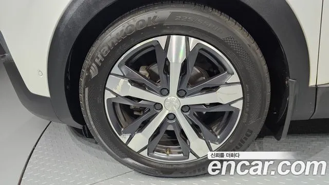 Peugeot 5008 2017 thumb 4