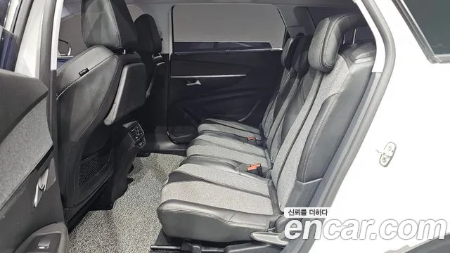Peugeot 5008 2017 thumb 11