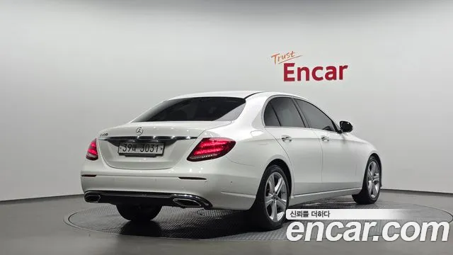 Mercedes-Benz E-Класс 2018 thumb 2