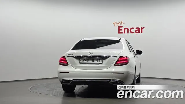 Mercedes-Benz E-Класс 2018 thumb 4