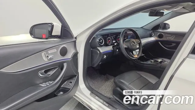 Mercedes-Benz E-Класс 2018 thumb 10