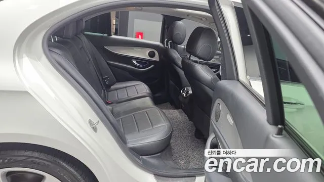Mercedes-Benz E-Класс 2018 thumb 12