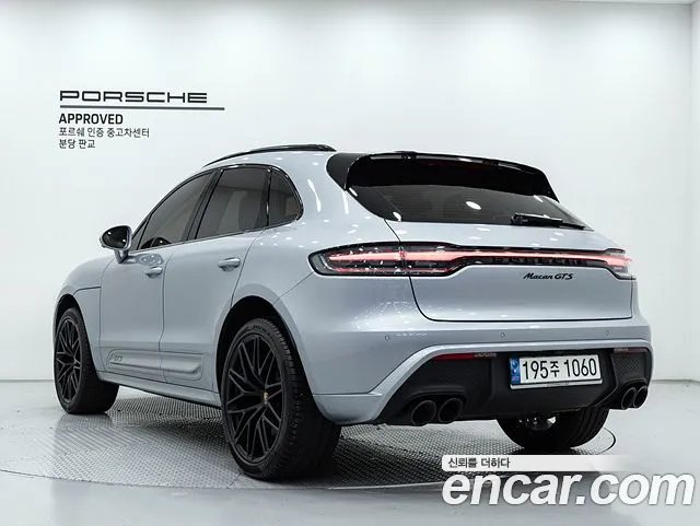 Porsche Macan 2023 thumb 2