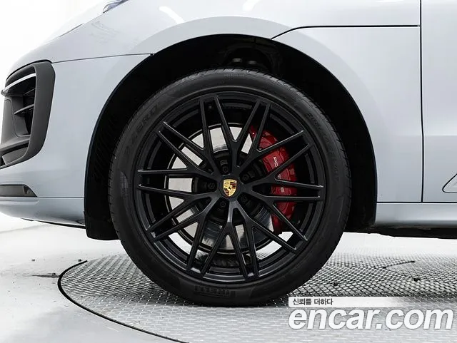 Porsche Macan 2023 thumb 5