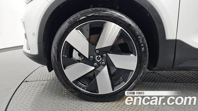 Volvo C40 2022 thumb 4