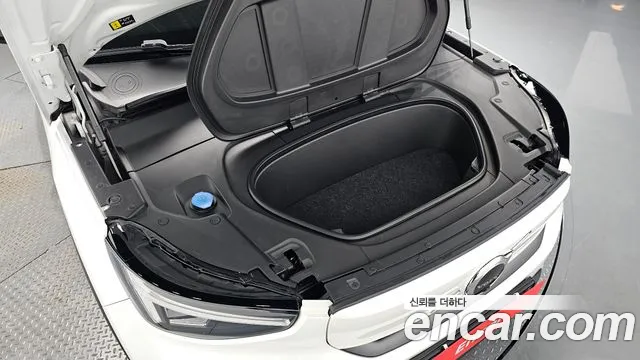 Volvo C40 2022 thumb 5