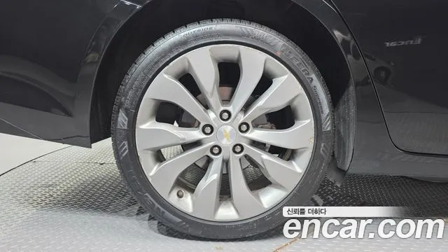 Chevrolet Malibu 2018 thumb 5