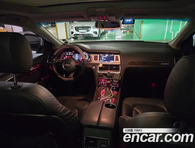 Audi Q7 2015 thumb 7