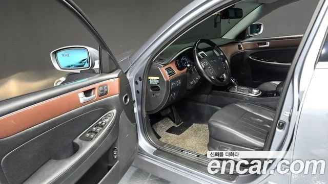 Hyundai Genesis 2013 thumb 10