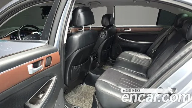 Hyundai Genesis 2013 thumb 11