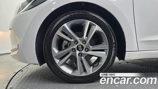 Hyundai Avante 2017 thumb 4