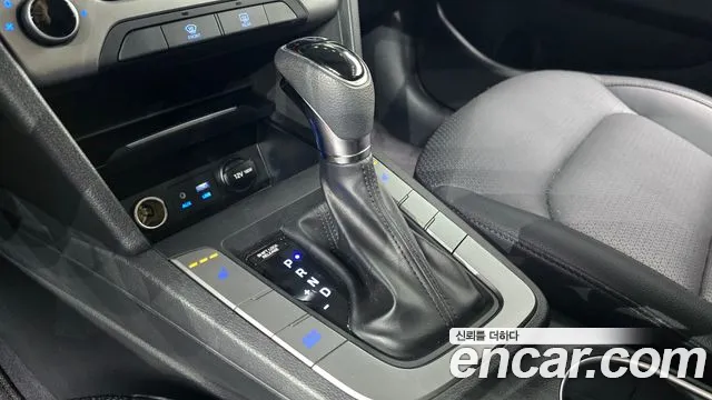 Hyundai Avante 2017 thumb 8