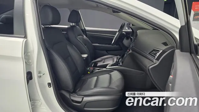 Hyundai Avante 2017 thumb 9
