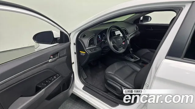 Hyundai Avante 2017 thumb 10