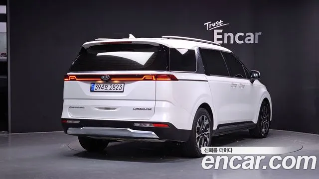 Kia Carnival 2021 thumb 2