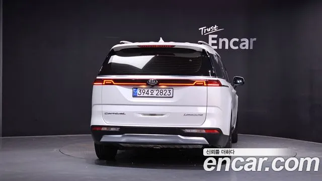Kia Carnival 2021 thumb 4