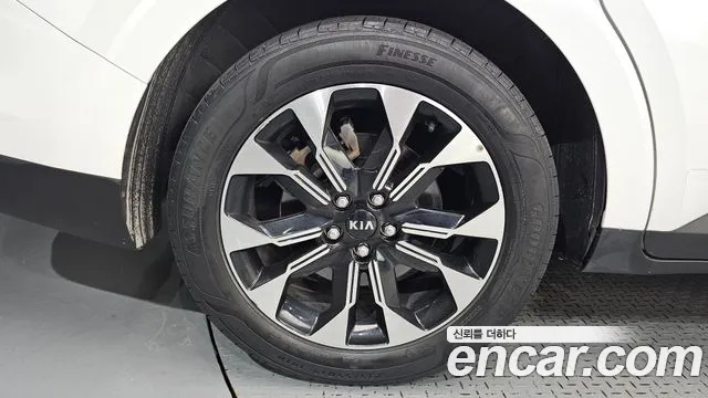 Kia Carnival 2021 thumb 5