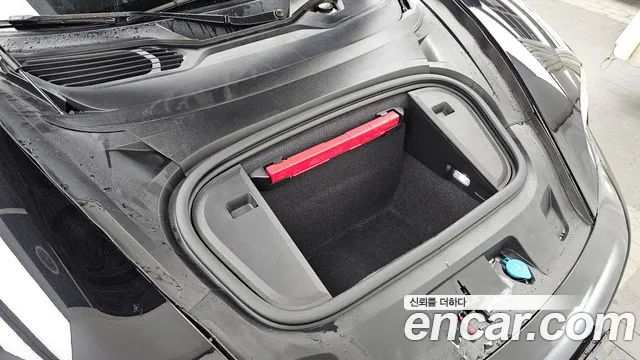 Porsche Taycan 2021 thumb 6